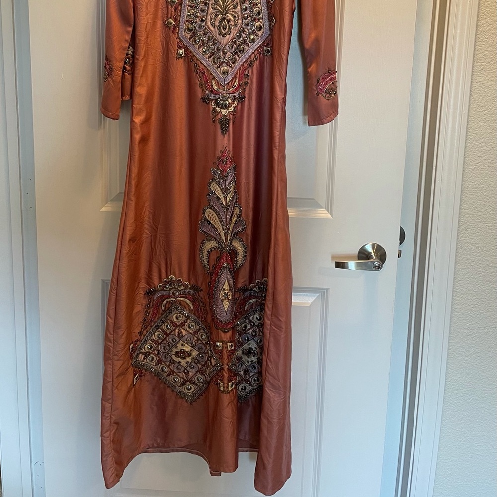 MIDDLE EASTERN THOUB - Picture 3 of 6